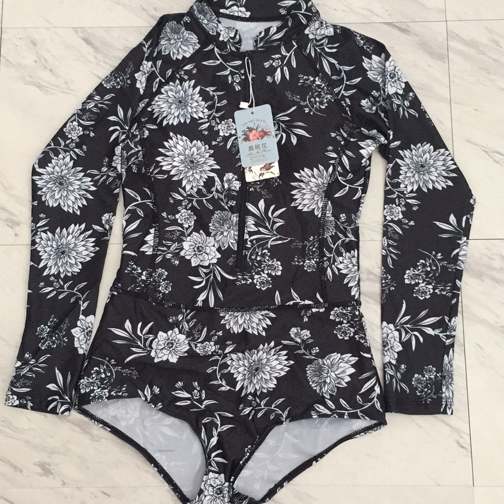 Swim suit